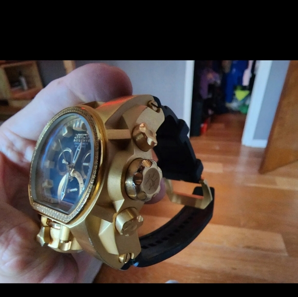 Invicta Reserve Bolt Zeus Magnum - Picture 4 of 11